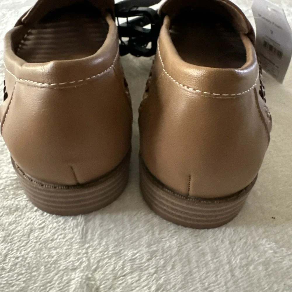 Time and Tru Brown Loafers - Picture 9 of 13